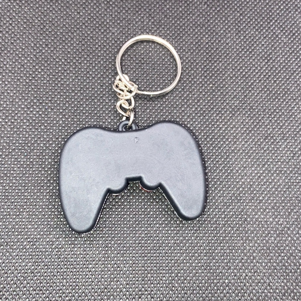NIP Game Controller Keychain - Picture 4 of 6